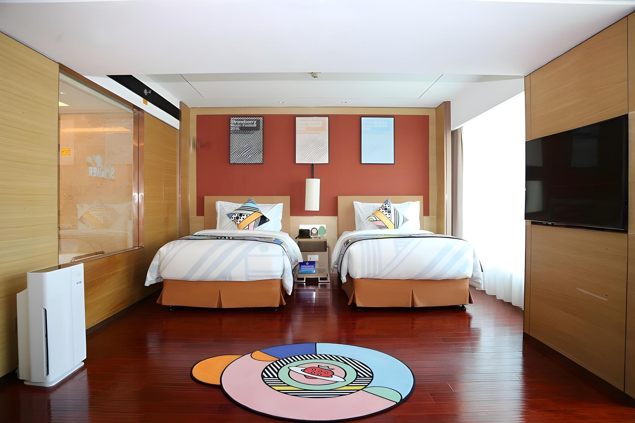 Theme, Deluxe, Twin Beds