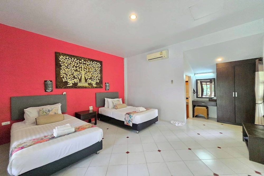 SUPERIOR, VILLA, TWIN BEDS