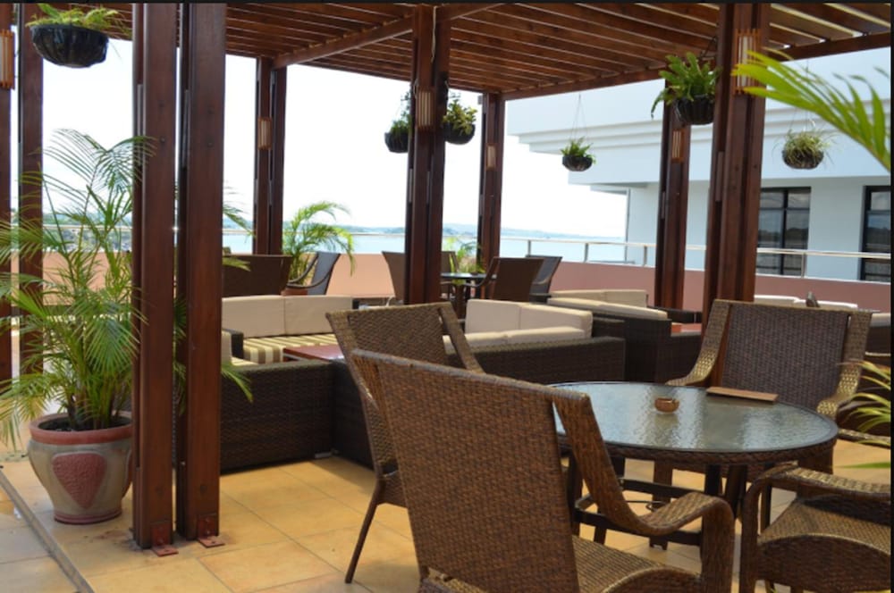 Gold Crest Hotel 42/49