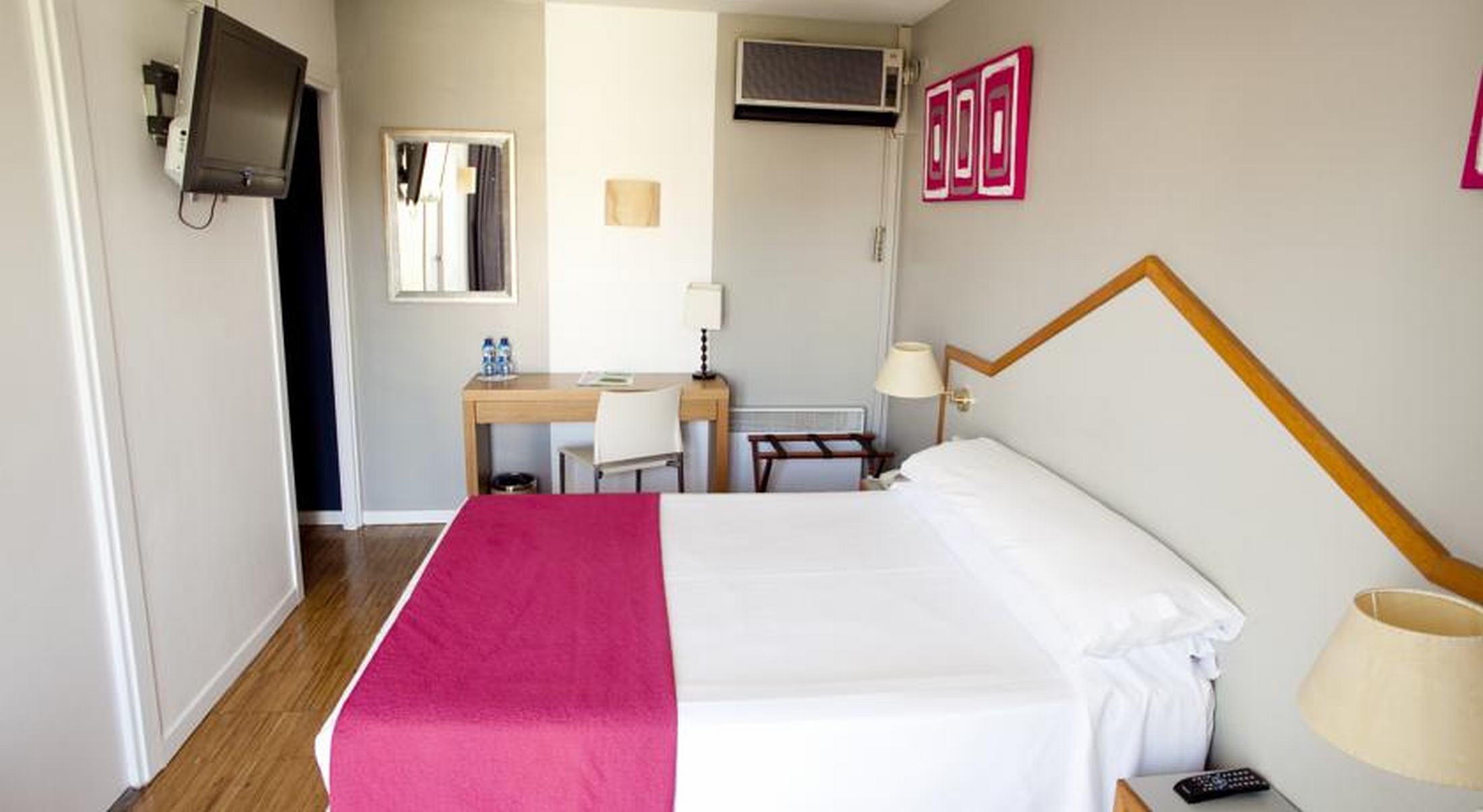 Standard, Double or Twin Bed
