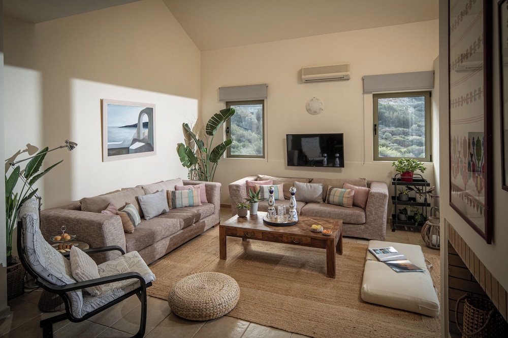 Istron Villas 31/50