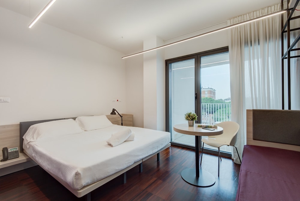 SUPERIOR, DOUBLE BED