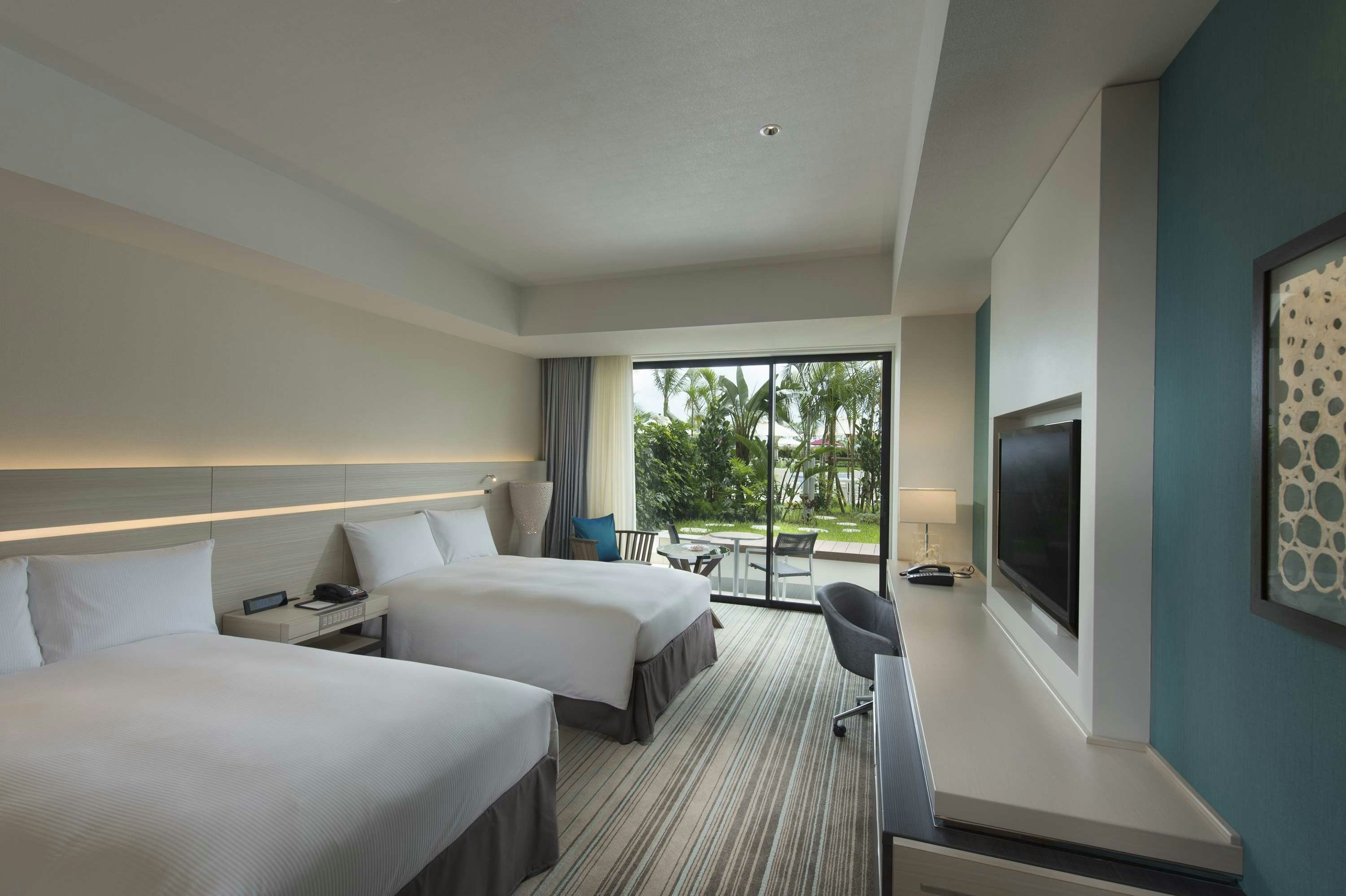 Hilton Okinawa Chatan Resort 12/77