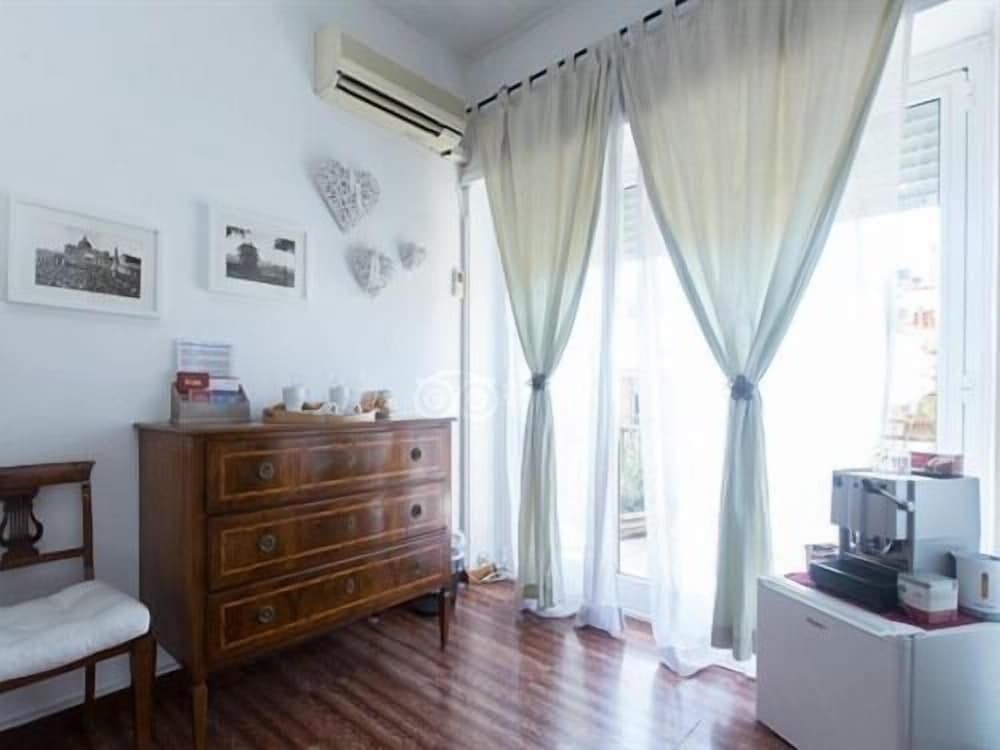 Le Fate Apartments 3/47