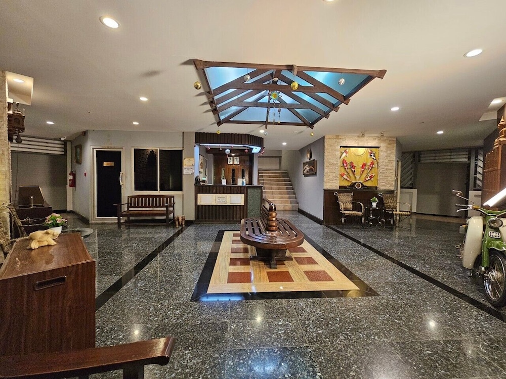 Baan Suksiri Hotel 7/36