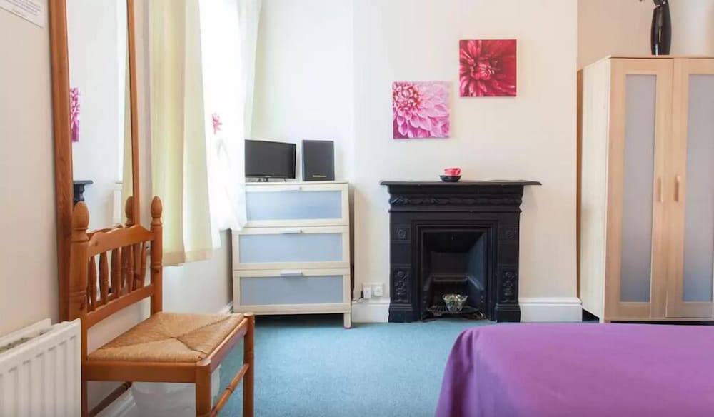 Home2Home Rooms 13/34