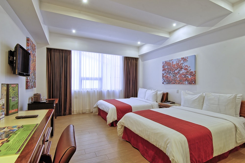 Plus, Superior, Queen Bed، Balmoral Hotel 2/5