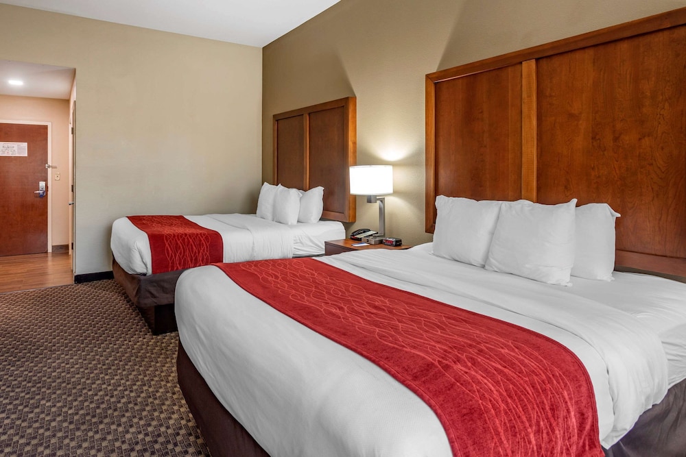 Comfort Inn & Suites Atoka-Millington 11/35