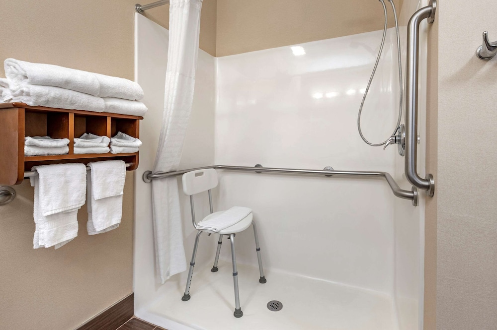 Comfort Suites Columbus West- Hilliard 22/46