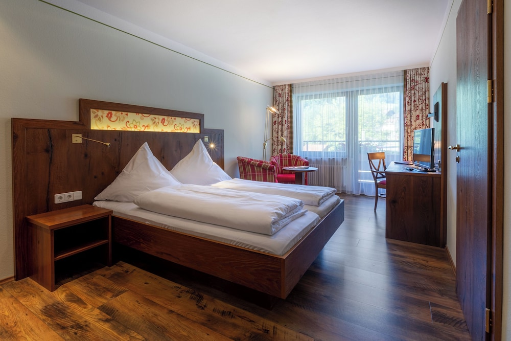Sackmanns Wanderhotel Lowen 5/19
