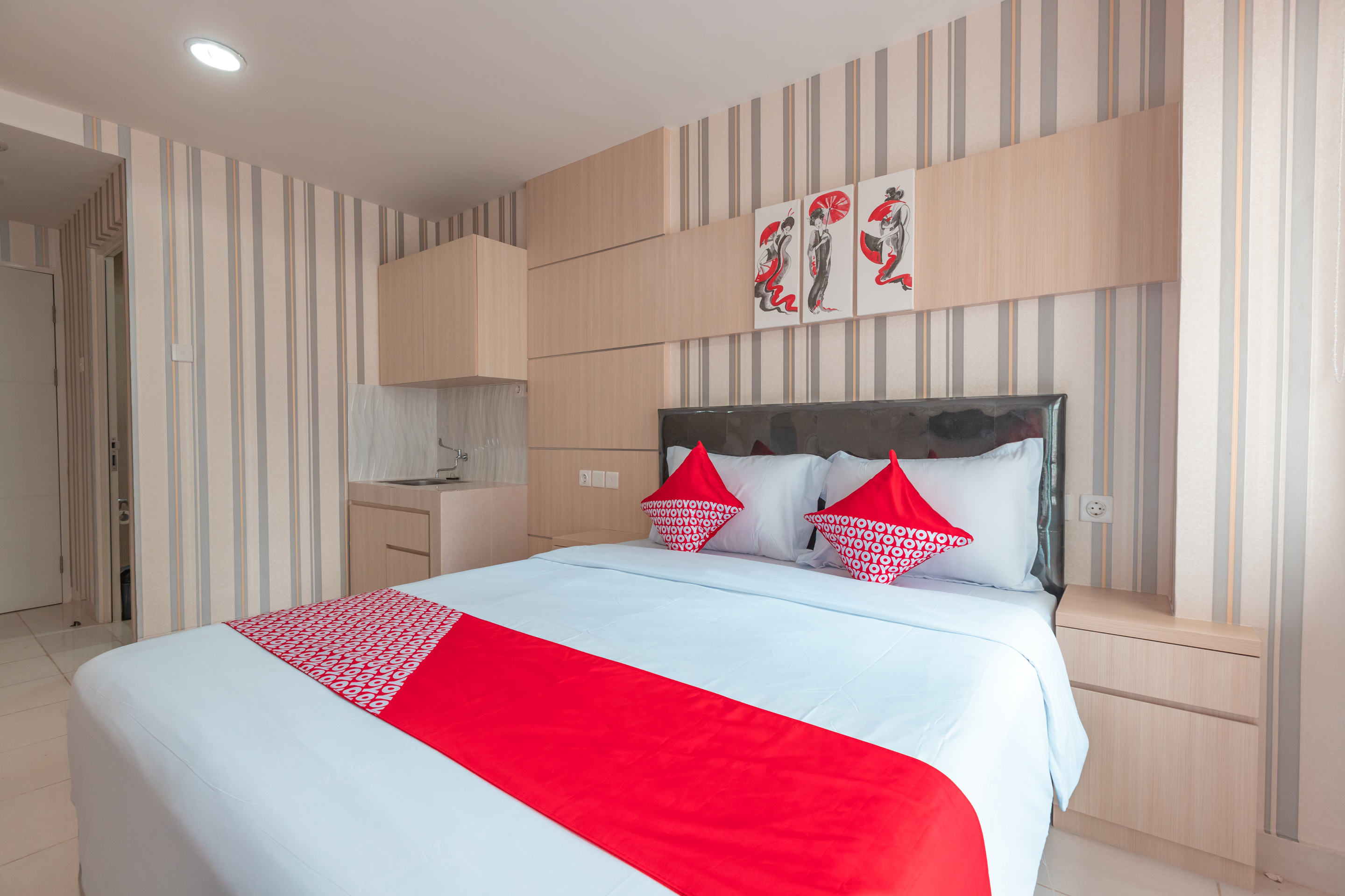 ROOM, DOUBLE BED