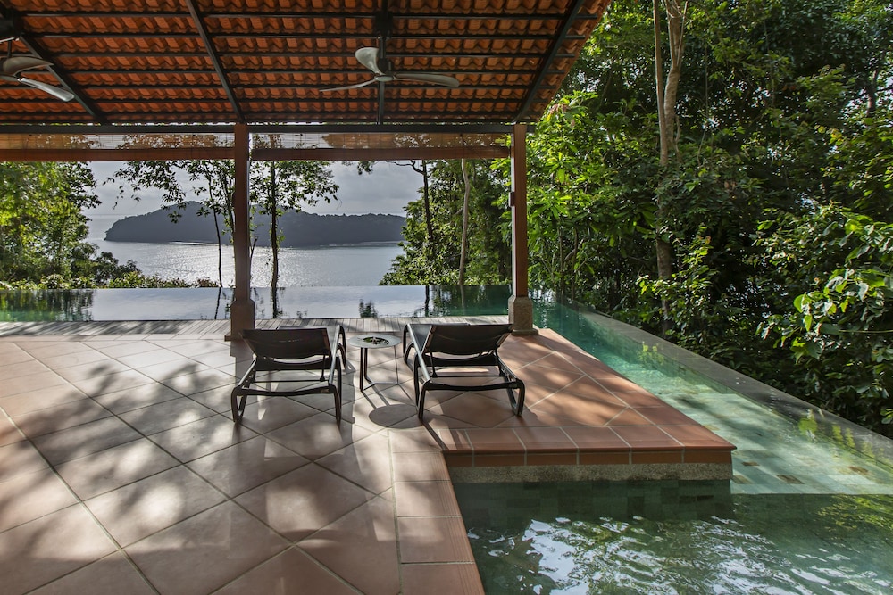 Ambong Pool Villas 23/50