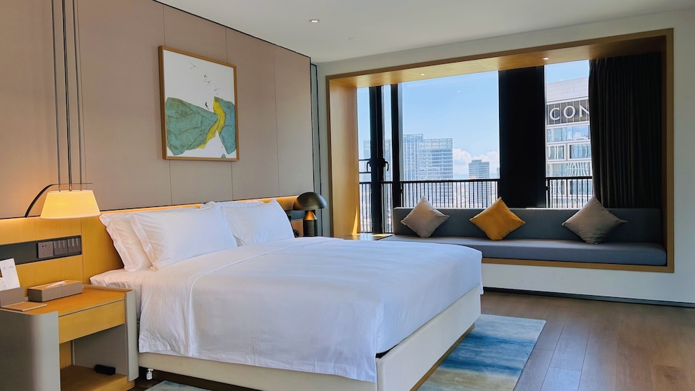 Qianhai Service Apartment 7/17