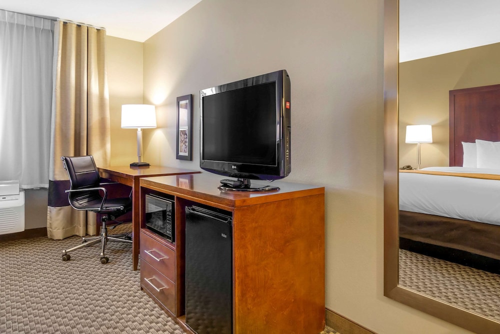 Comfort Inn Auburn Seattle 24/30