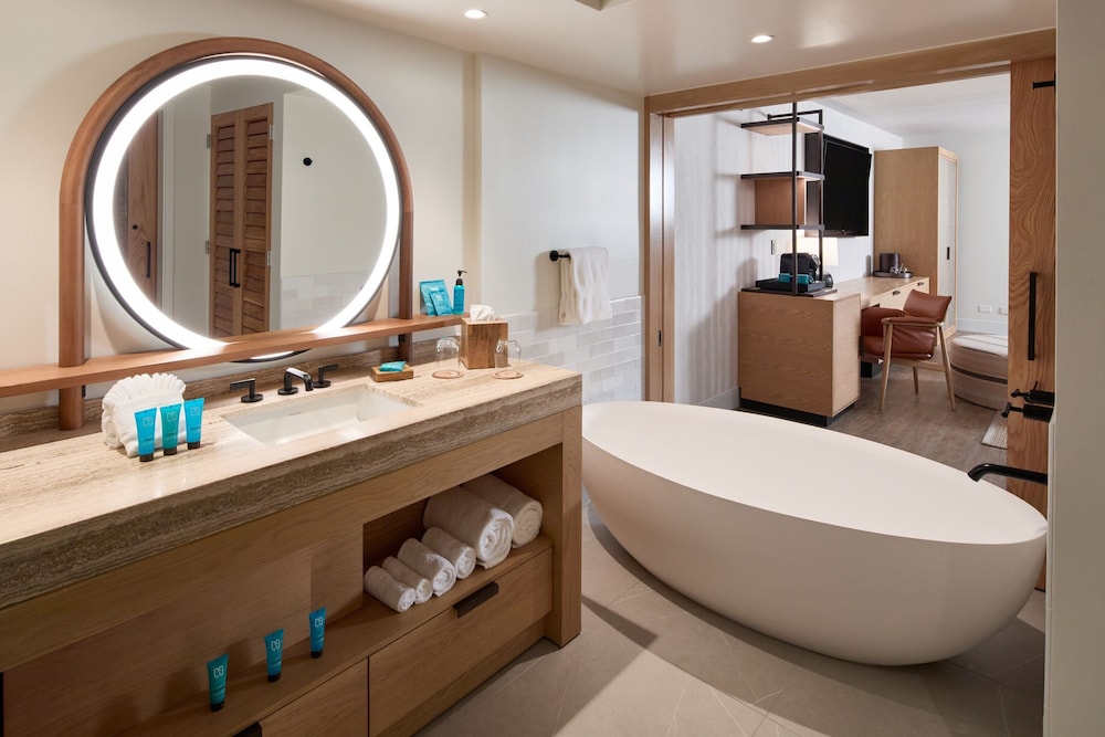 LANAI, SUITE, 2 QUEEN BEDS, OCEAN FRONT, ACCESSIBLE