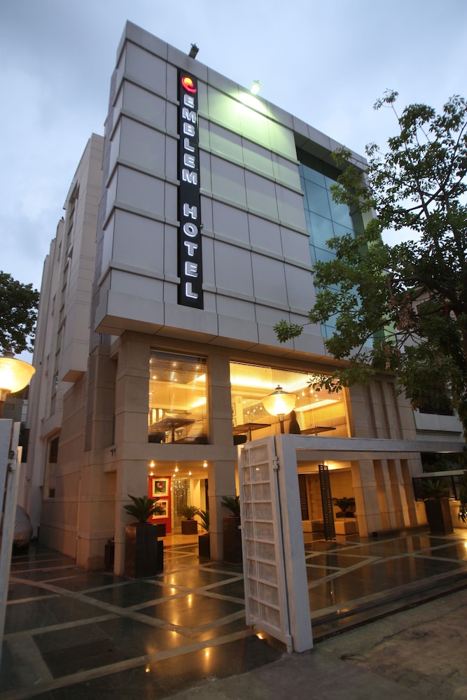 EMBLEM HOTEL photo1