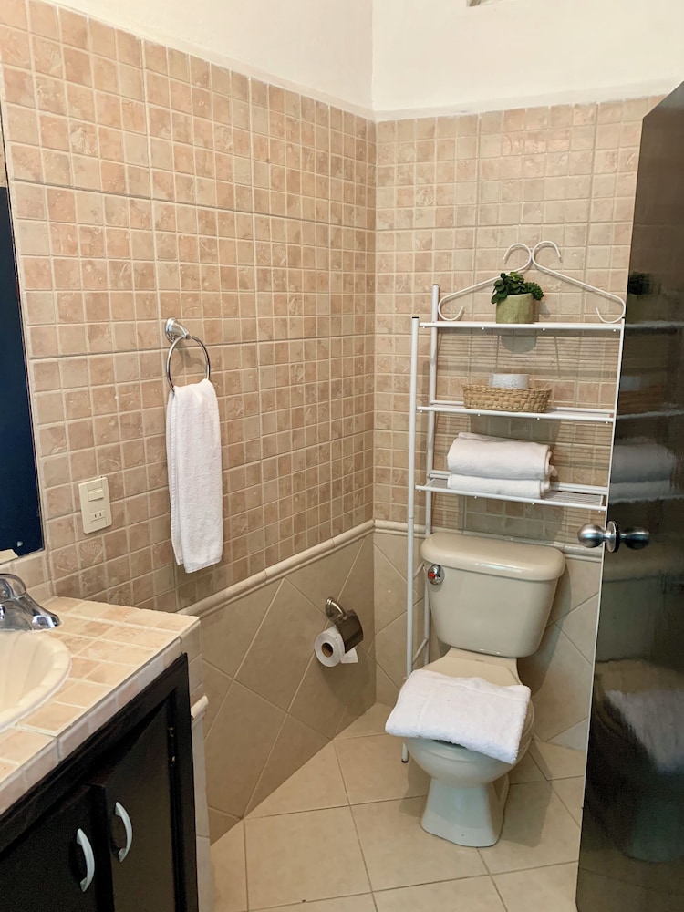 Satya Suites Hotel 44/50