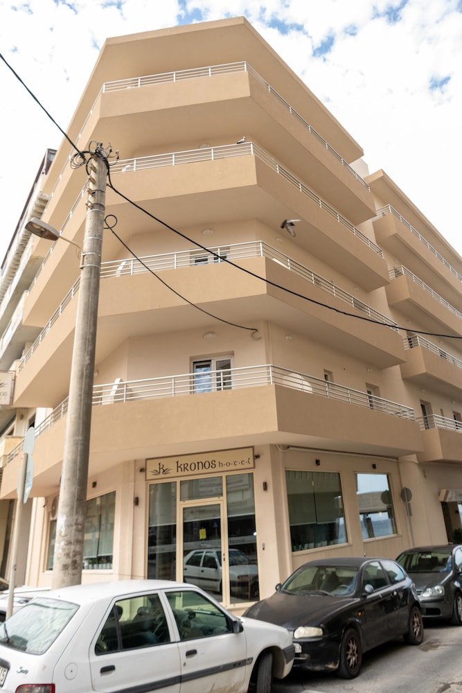 Kronos Hotel 7/50