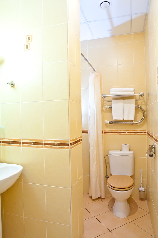 KOLONNA HOTEL BRIGITA 43/48