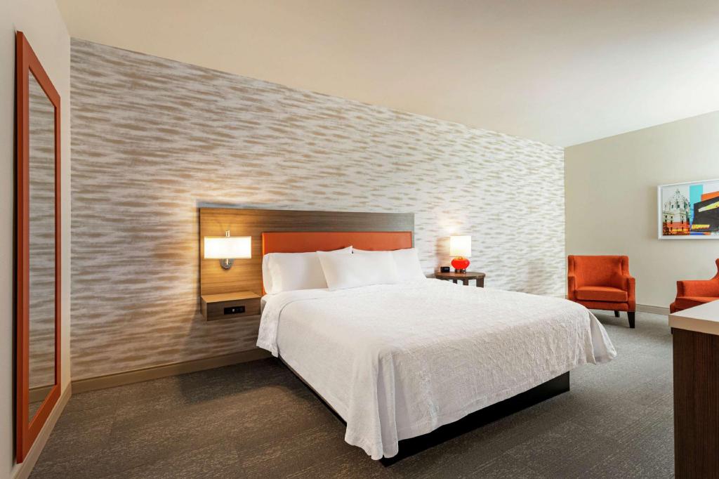 1 BEDROOM, SUITE, KING BED, ACCESSIBLE