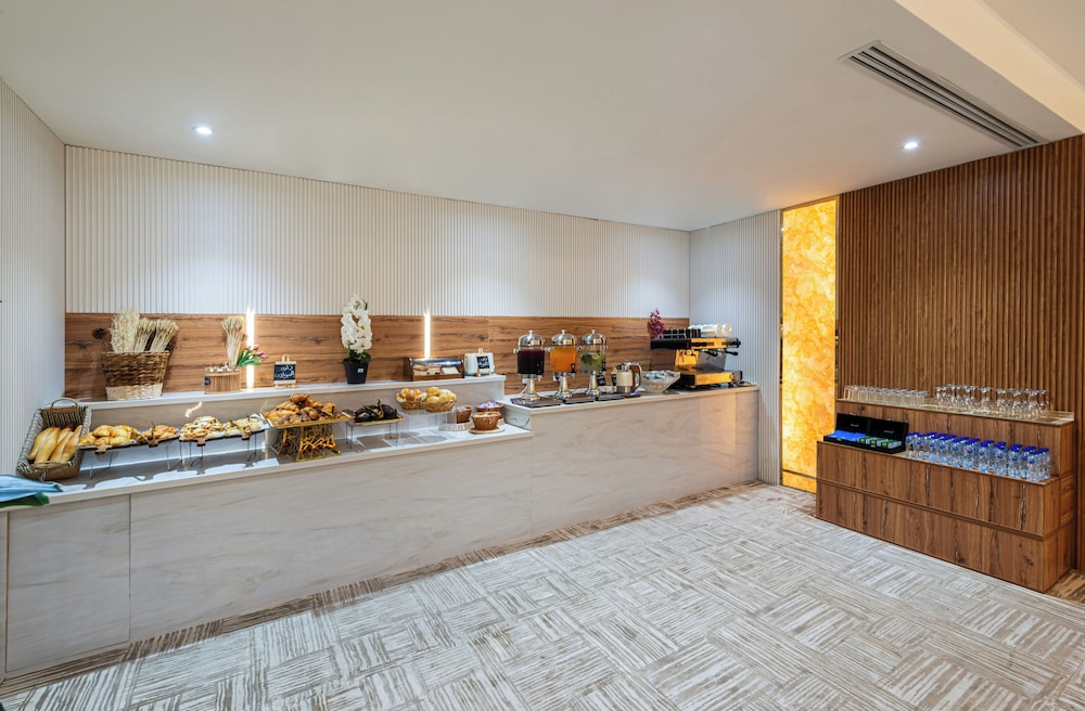 فندق روس(Ross Hotel) 18/36