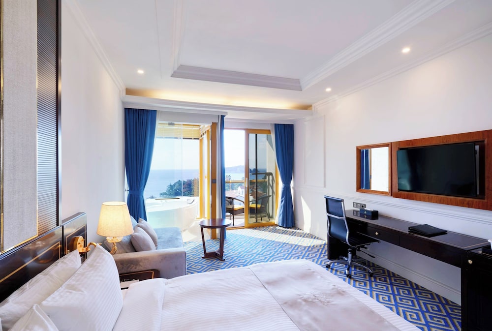 Goldone Hotel And Suites 26/72
