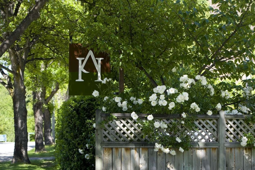 Arrowtown House Boutique Hotel 40/50