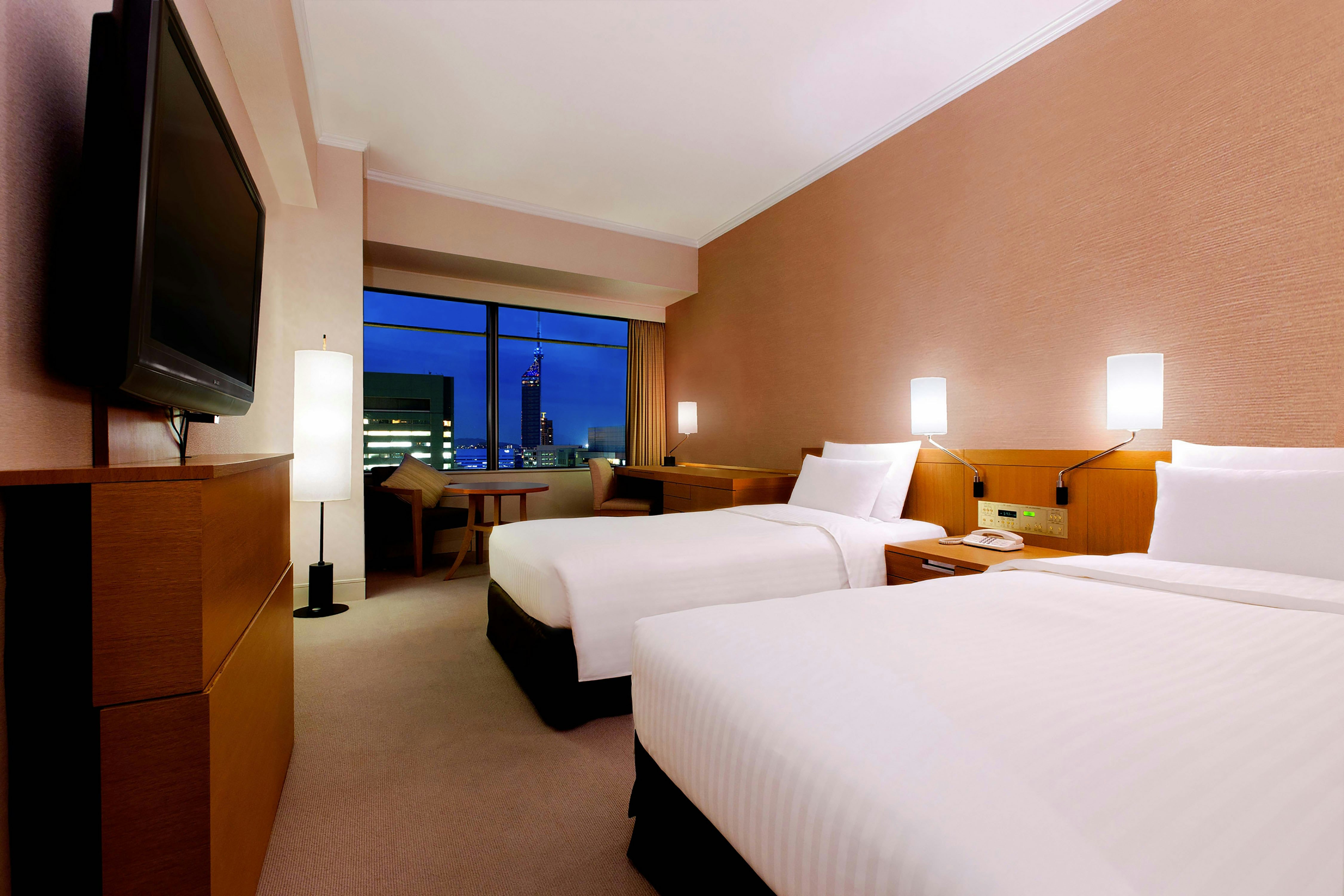 GUEST ROOM, TWIN BEDS