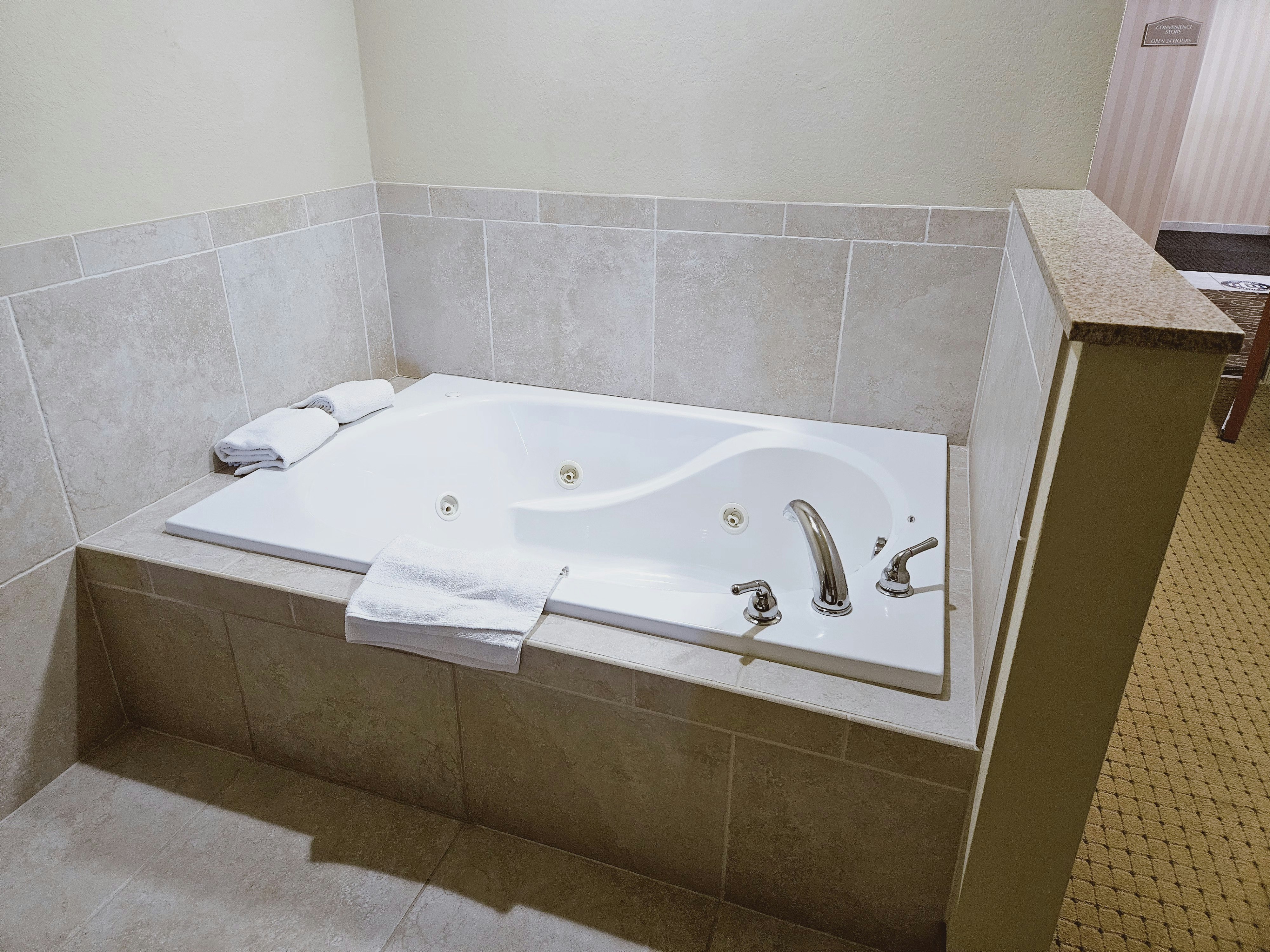 Cobblestone Inn & Suites -- Bloomfield, IA 30/30