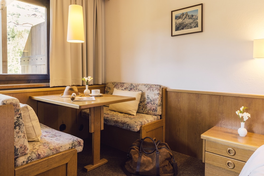 Hotel Auren 32/48