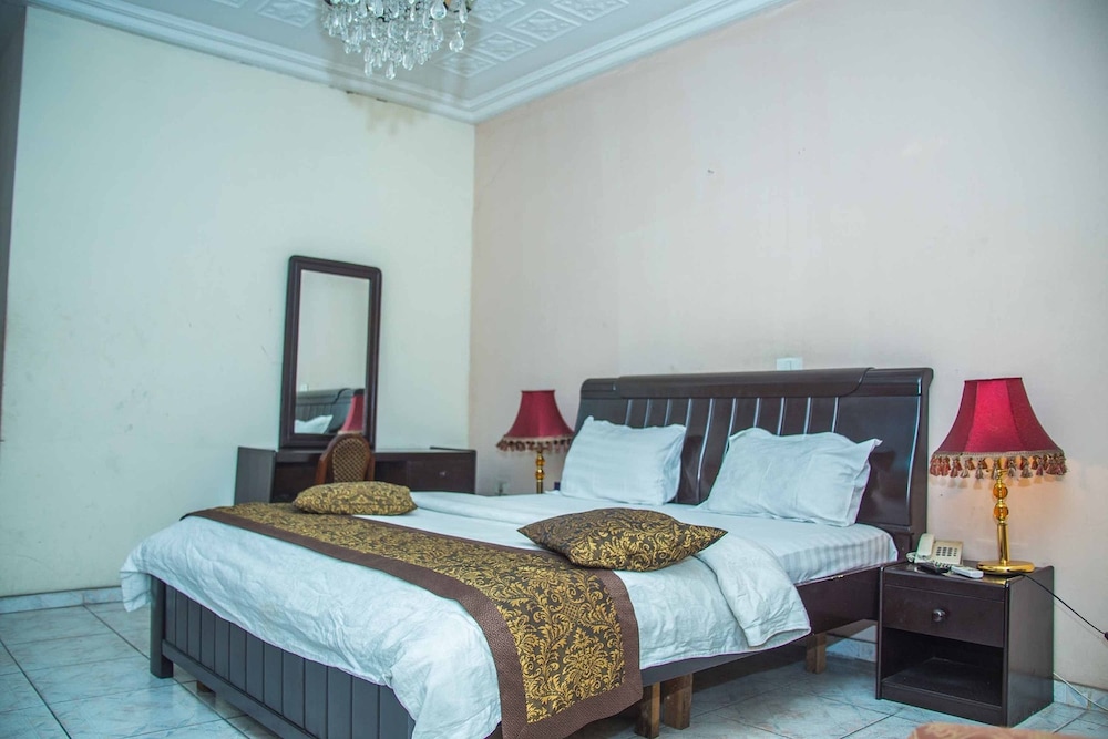 Muriela Hotels 13/45