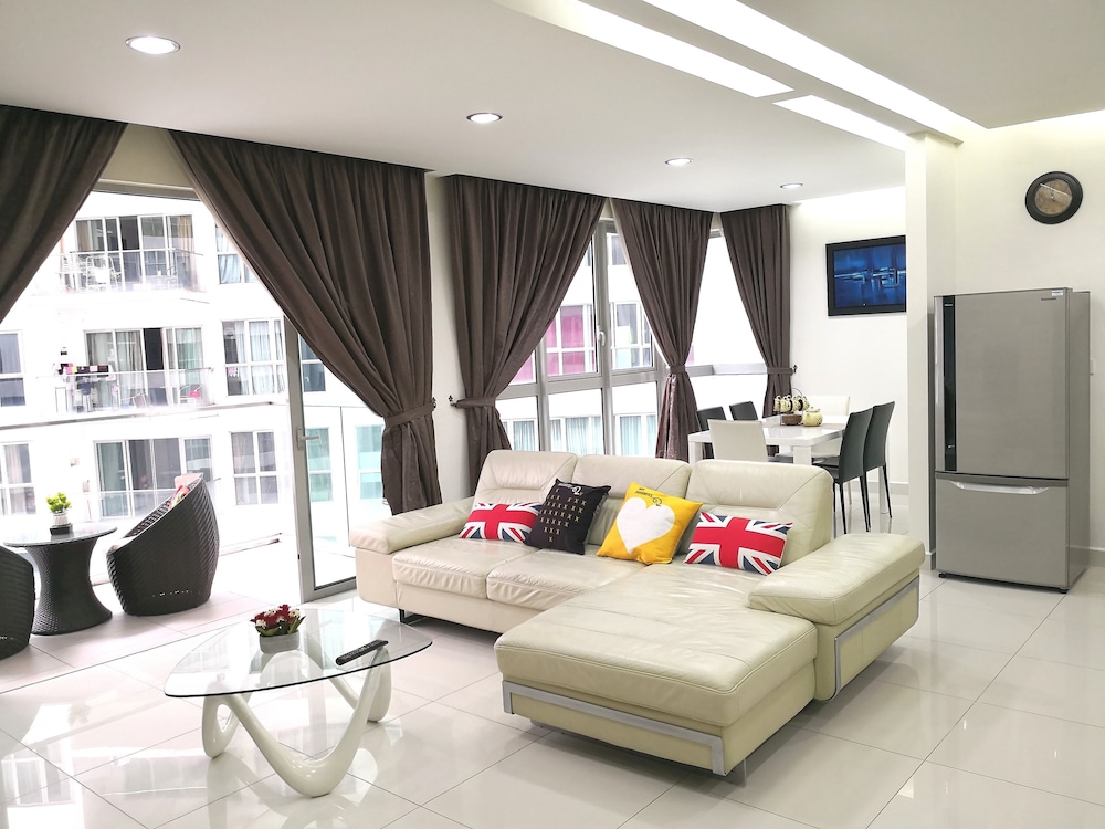 Upper View Regalia Hotel 33/50