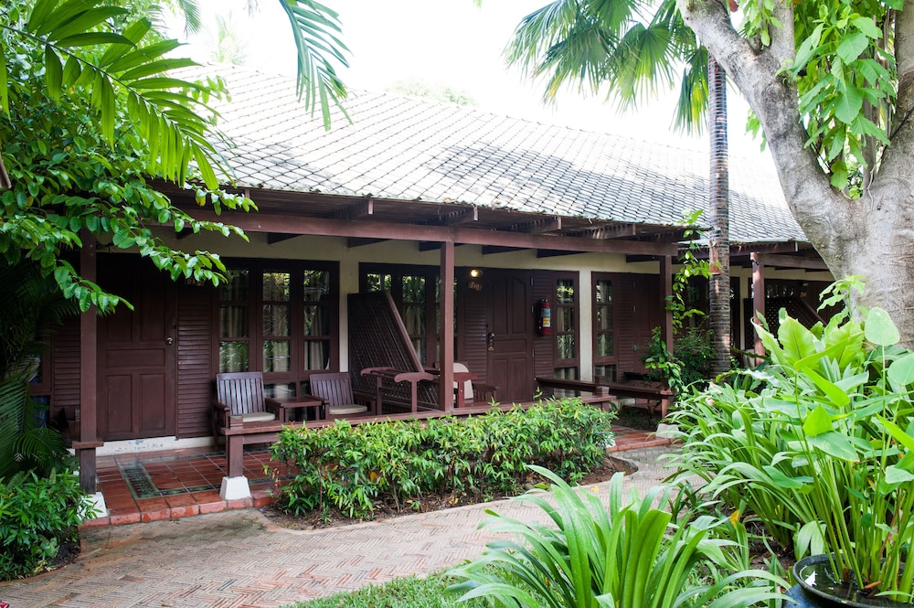 Montien House 5/50