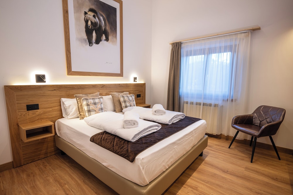 2 Bedrooms, Tower, Junior, 2 Double Beds, Bunk Bed، Hotel Iris 3/10