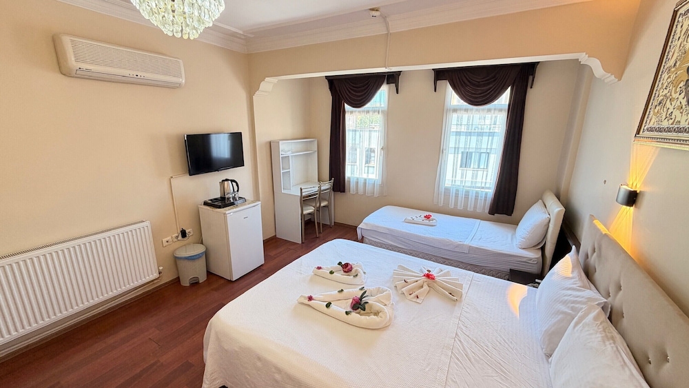1 Bedroom, Grand, 1 Double and 3 Single Beds, City View, Ephesus Centrum 2/10