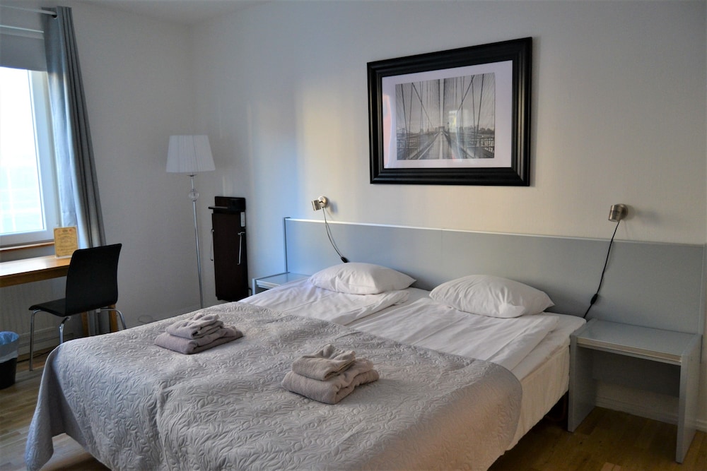 Solsta Hotell 9/42