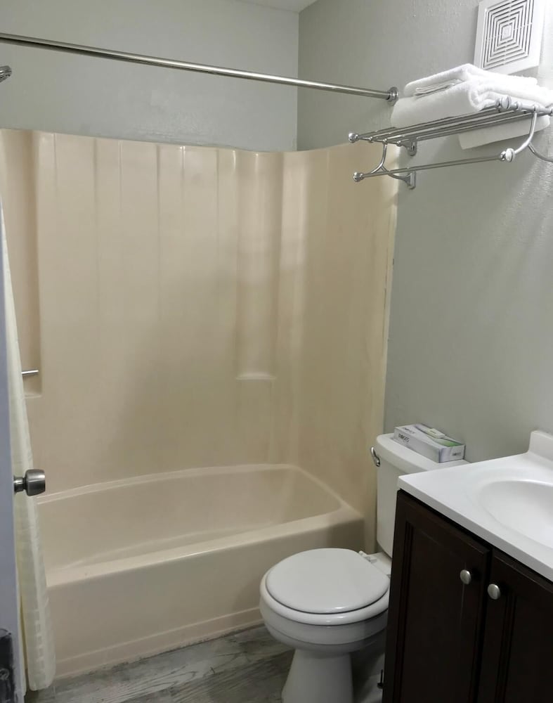 Palace Inn & Suites - Newport News/Jefferson Ave 13/13