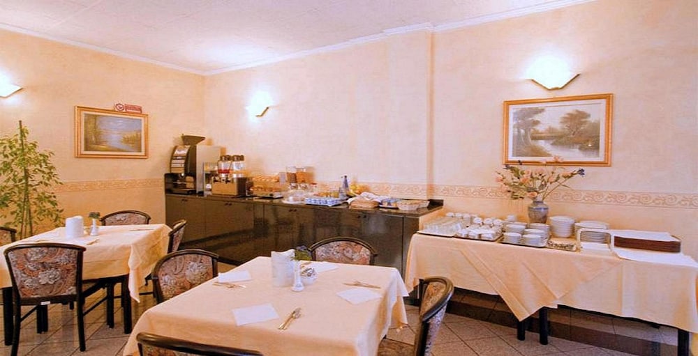Piccolo Hotel 30/34
