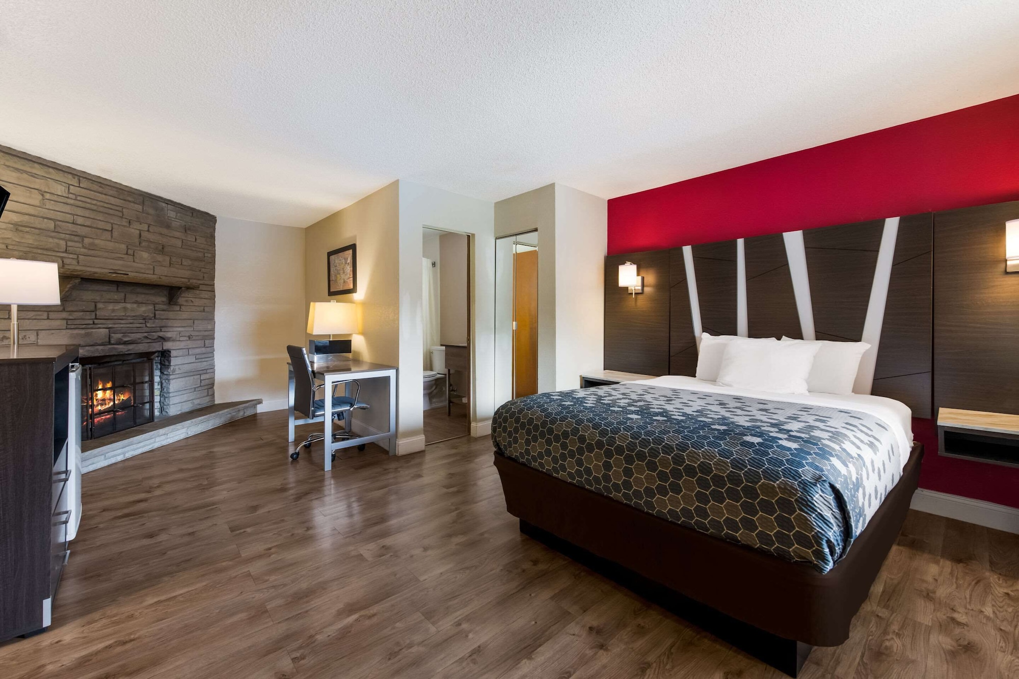 STANDARD, QUEEN BED
