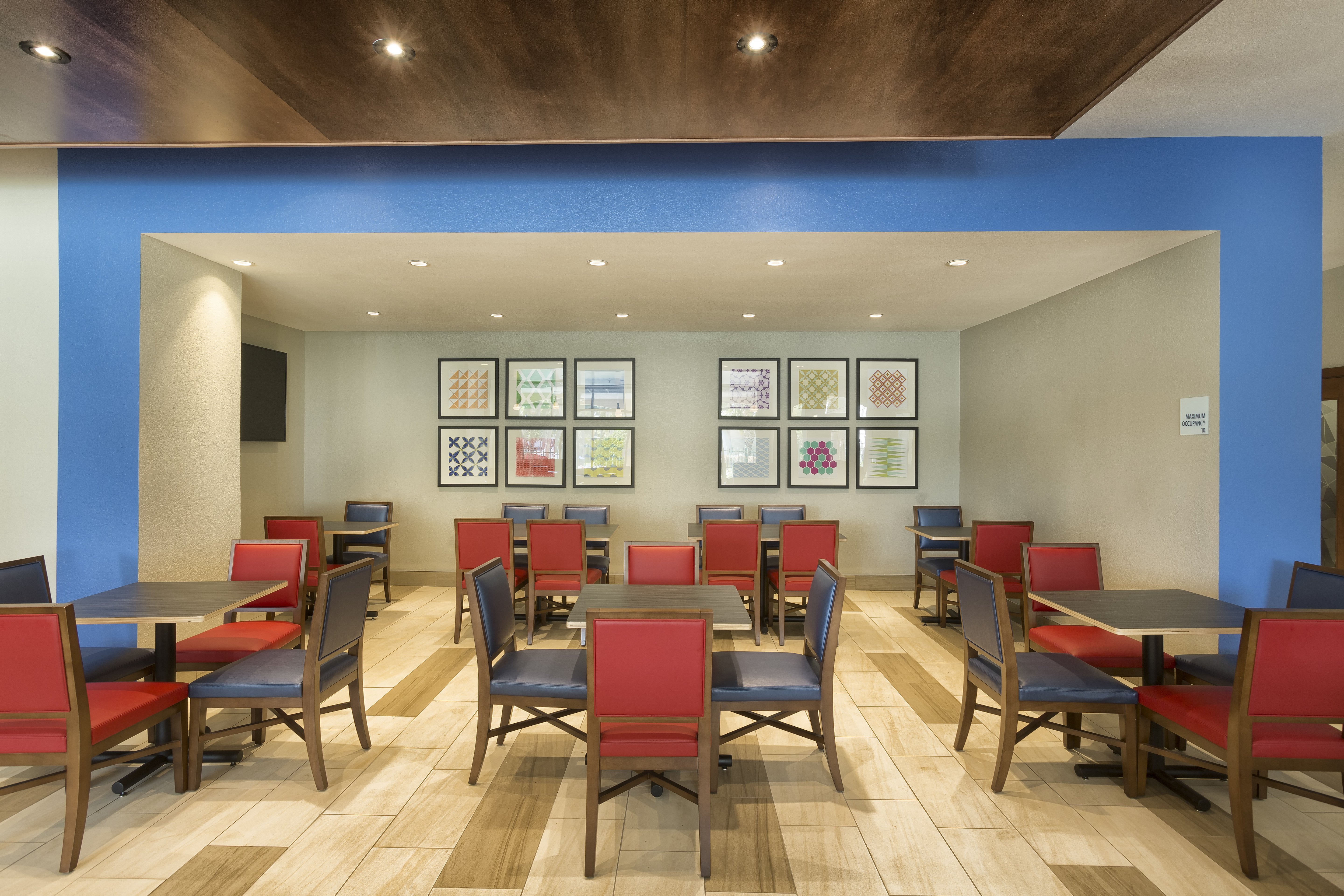 Holiday Inn Express & Suites S Lake Buena Vista, an IHG Hotel 51/66
