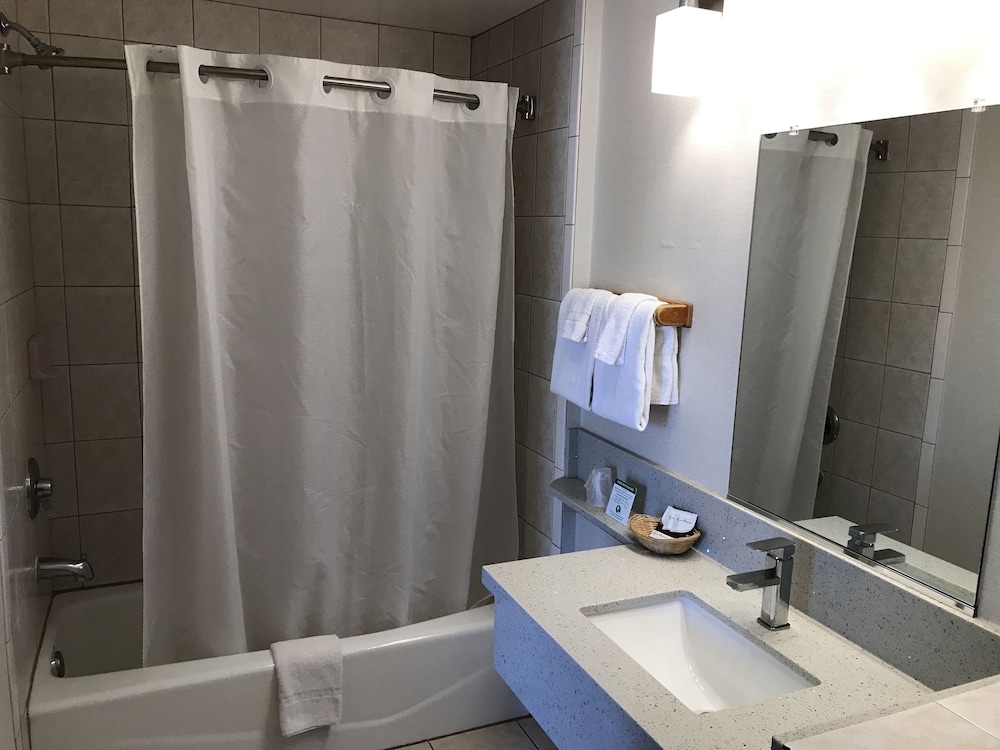 Manhattan Inn & Suites 24/24