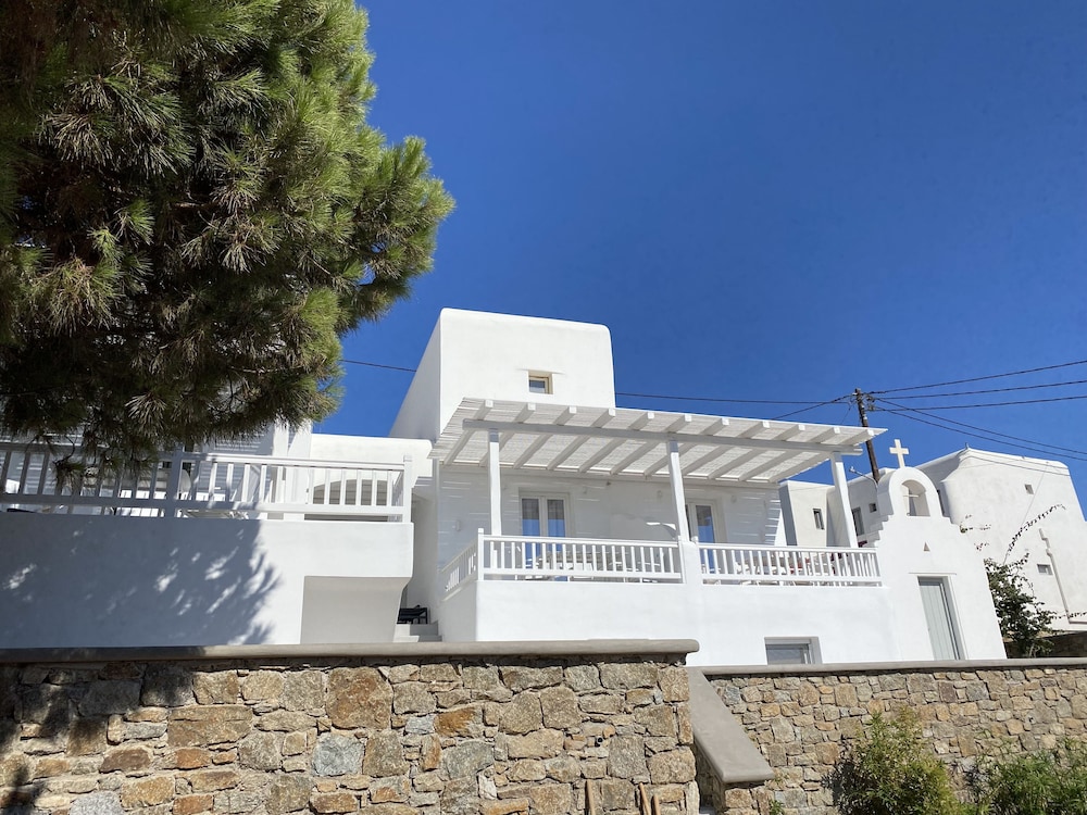 Sofos Suites 40/50