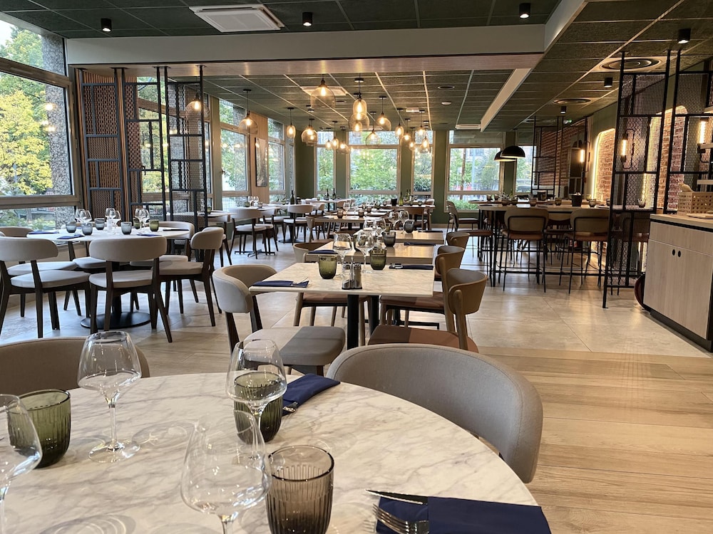 restaurant cafeteria
