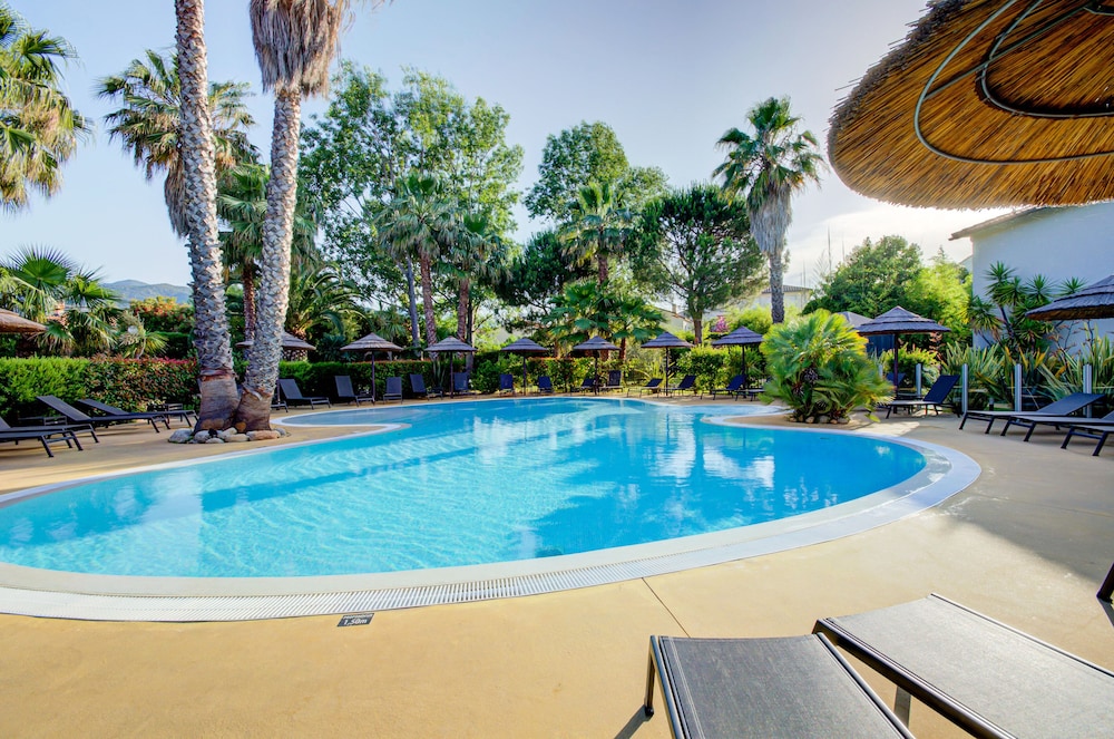 HOTEL LE COTTAGE 28/59