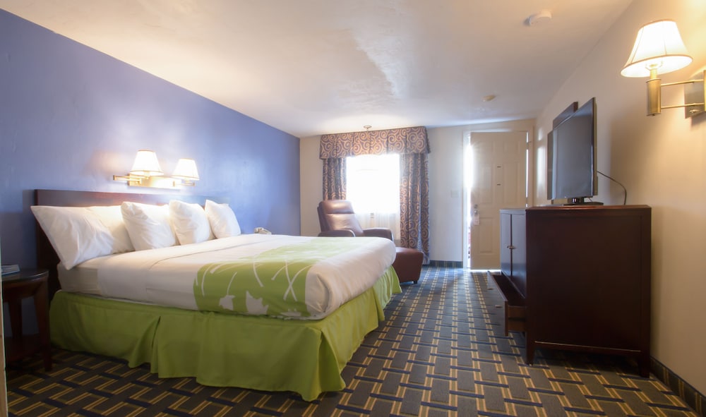 Tidewater Inn 16/70