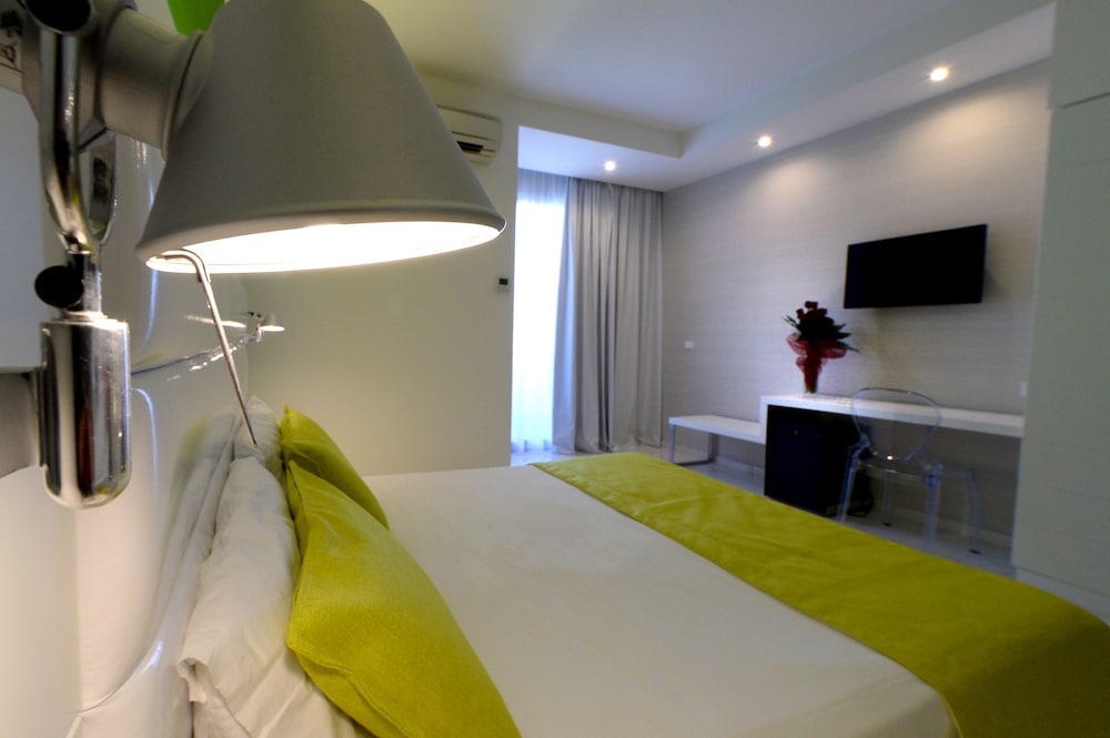 Giulivo Hotel Village 24/50