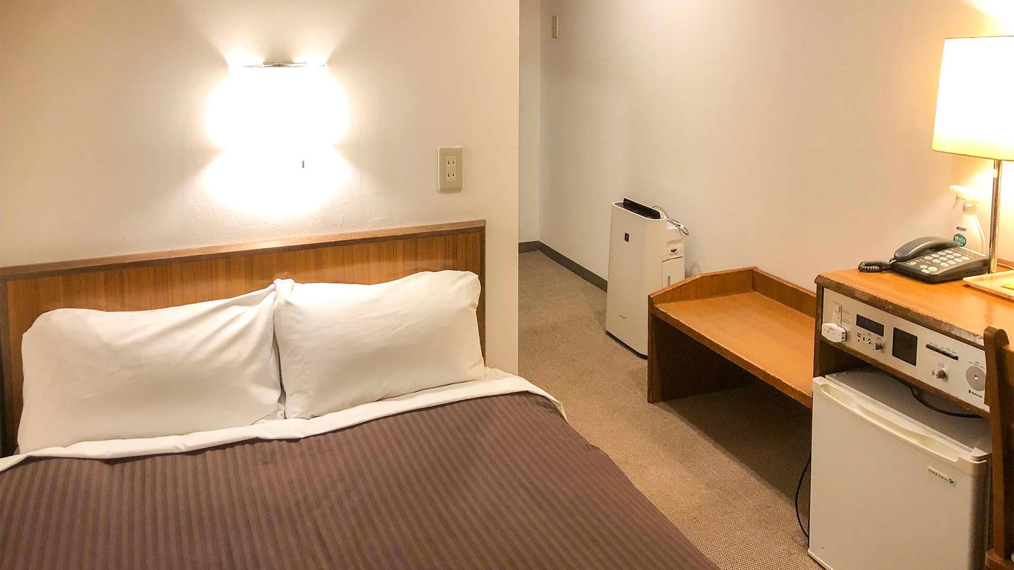 Semi Room, Semi Double Bed, Bathtub, Smoking