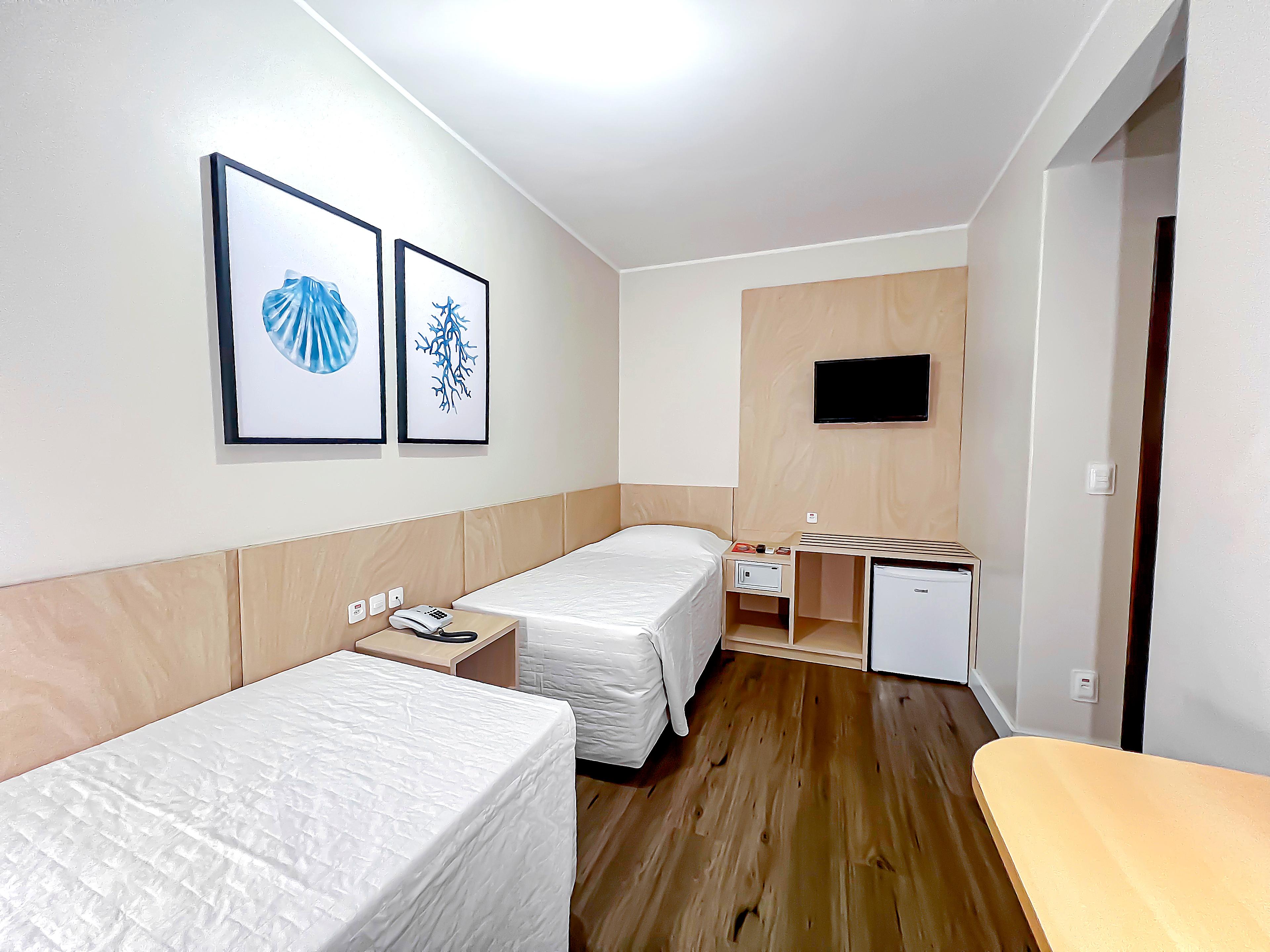 Standard, Twin Beds