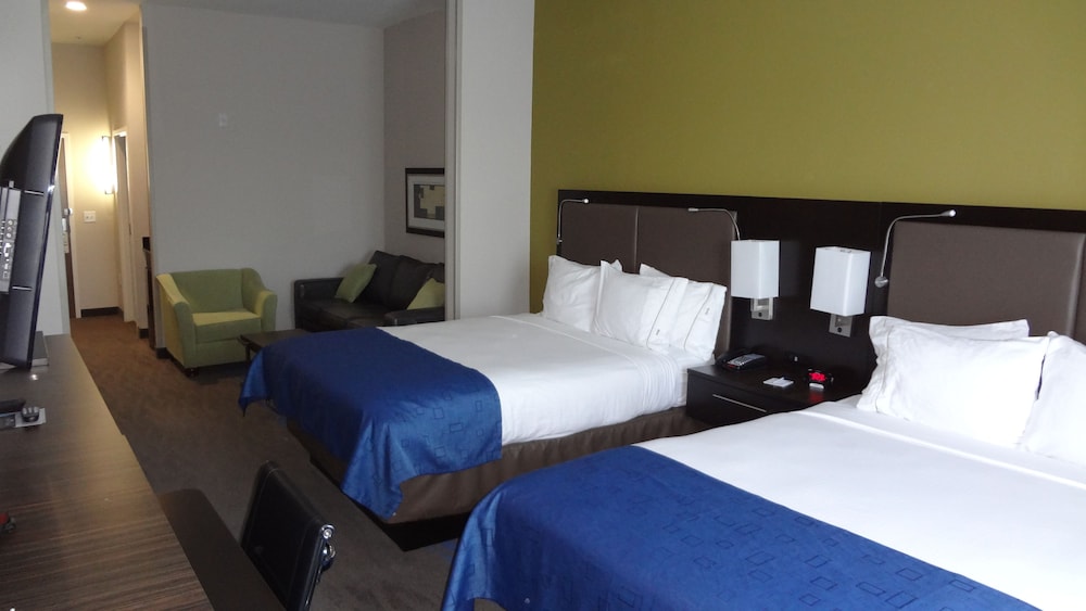Holiday Inn Express Hotel Amp Suites el Reno 9/36