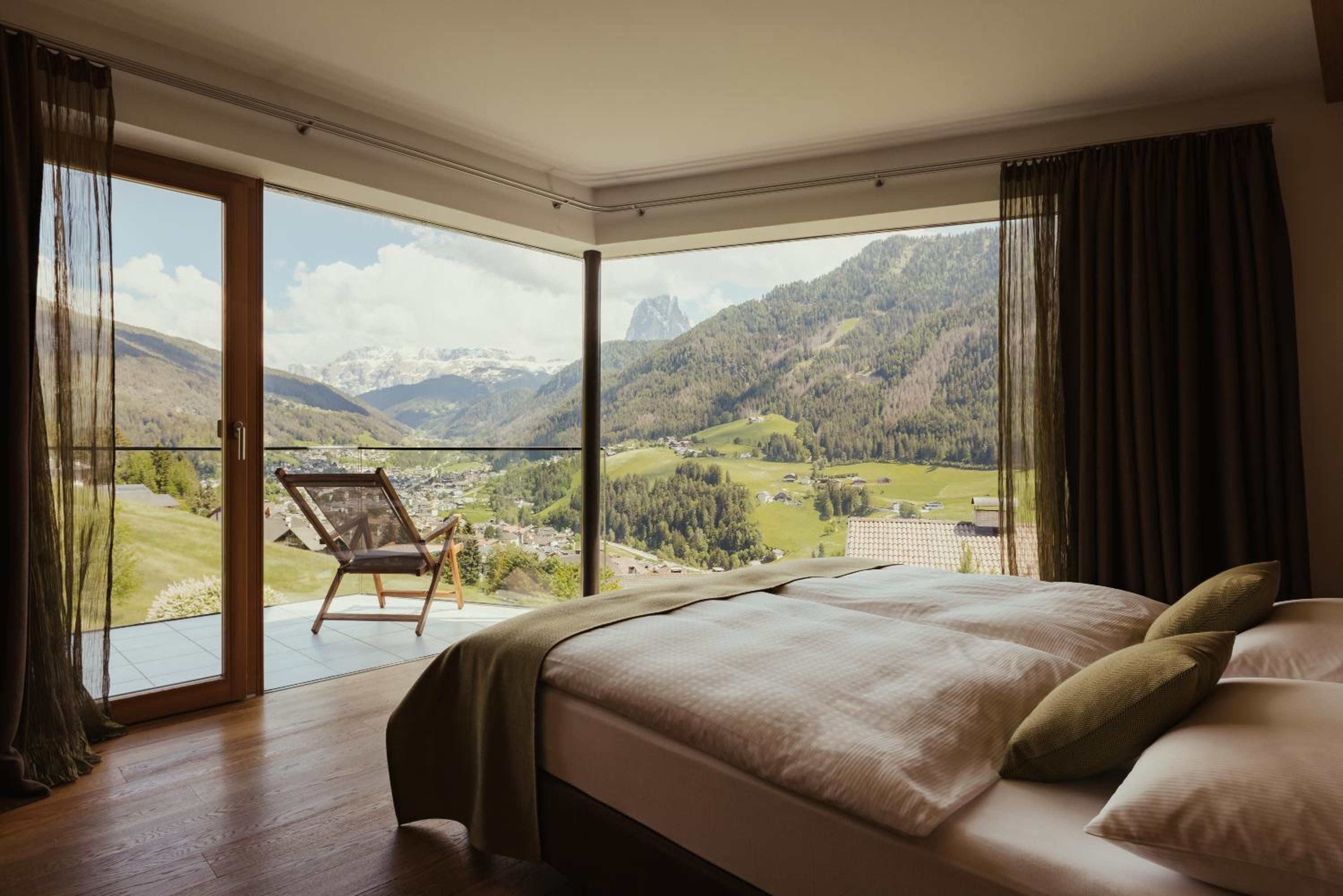 Room, King Bed, Balcony, Hotel Grien 2/5